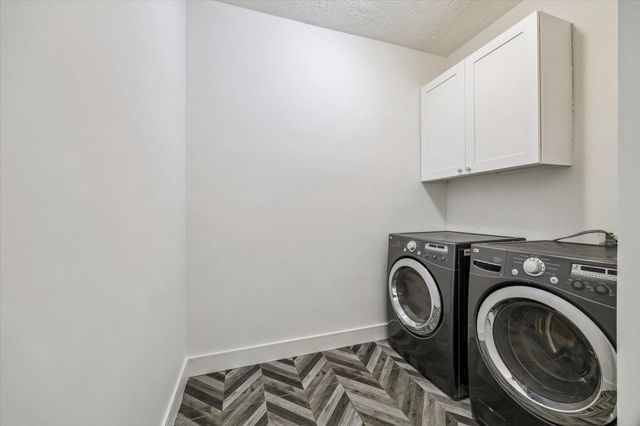 152 Sugarberry Circle, Houston, TX 77024
