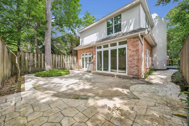 152 Sugarberry Circle, Houston, TX 77024