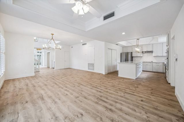 152 Sugarberry Circle, Houston, TX 77024