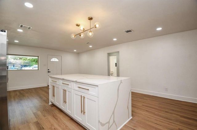 6834 Saint Augustine Street, Houston, TX 77021