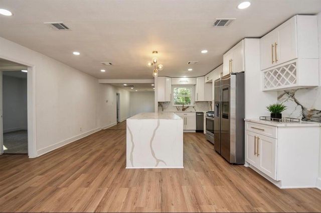 6834 Saint Augustine Street, Houston, TX 77021