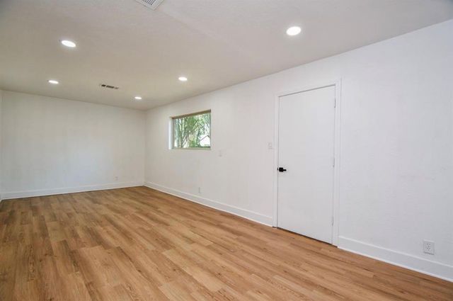 6834 Saint Augustine Street, Houston, TX 77021