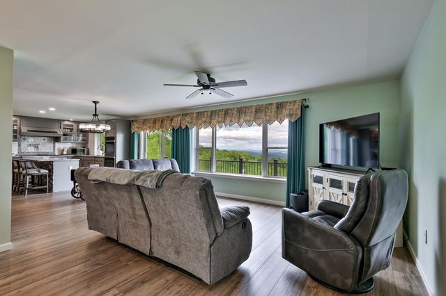 133 Rousseau Road, Royalton, VT 05068