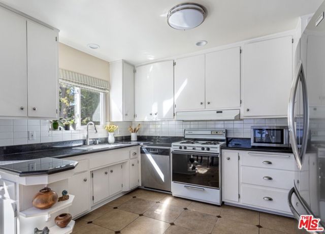 1517 Harvard Street 4, Santa Monica, CA 90404