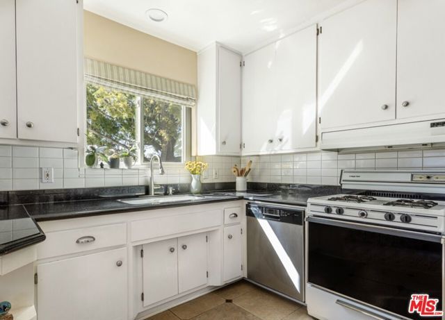 1517 Harvard Street 4, Santa Monica, CA 90404