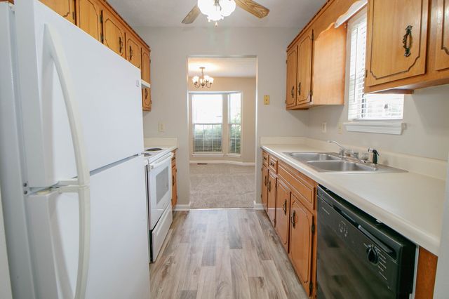 112 Grant Avenue, Oak Grove, KY 42262