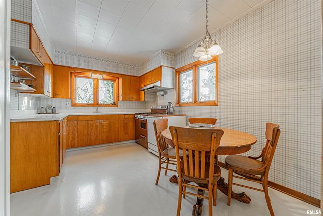 2125 700TH Street, Chestnut, IL 62518