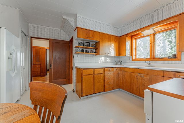 2125 700TH Street, Chestnut, IL 62518