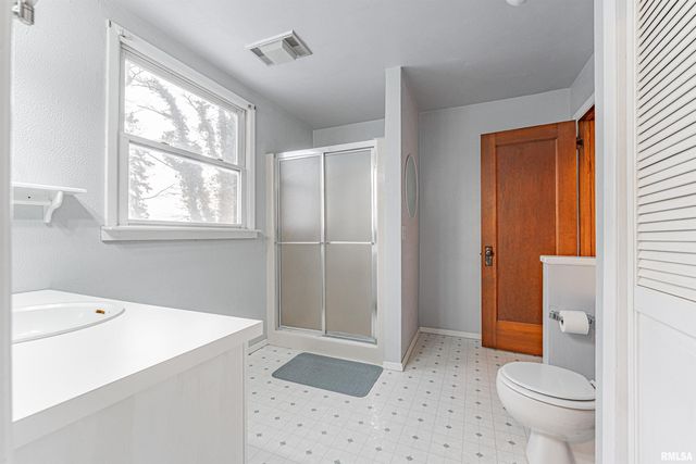 2125 700TH Street, Chestnut, IL 62518