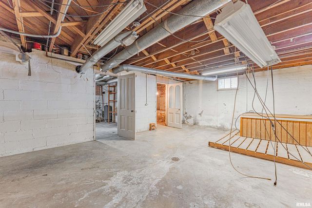 2125 700TH Street, Chestnut, IL 62518