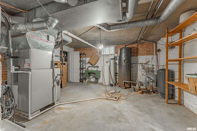 2125 700TH Street, Chestnut, IL 62518