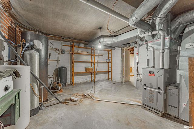 2125 700TH Street, Chestnut, IL 62518