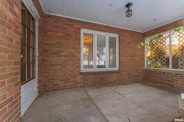 2125 700TH Street, Chestnut, IL 62518