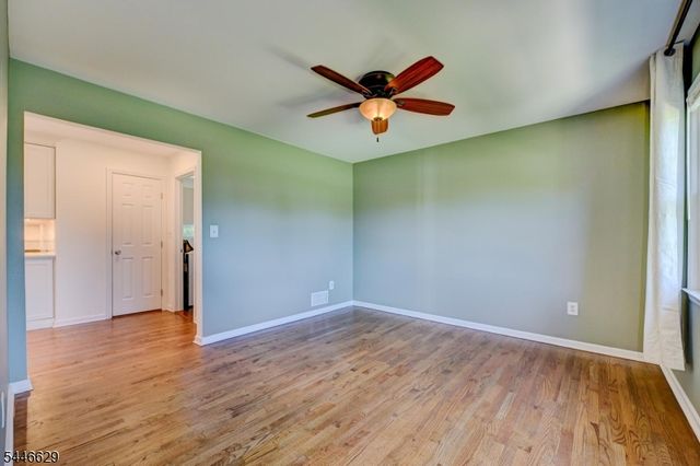 110 Hill Top Ln, Branchburg Twp., NJ 08853