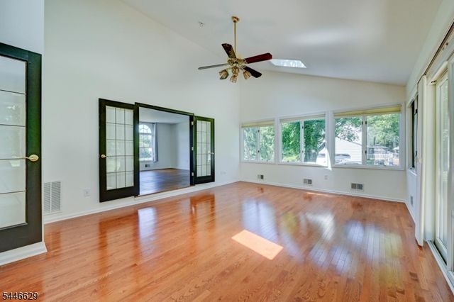 110 Hill Top Ln, Branchburg Twp., NJ 08853