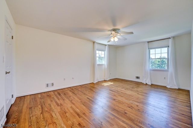 110 Hill Top Ln, Branchburg Twp., NJ 08853