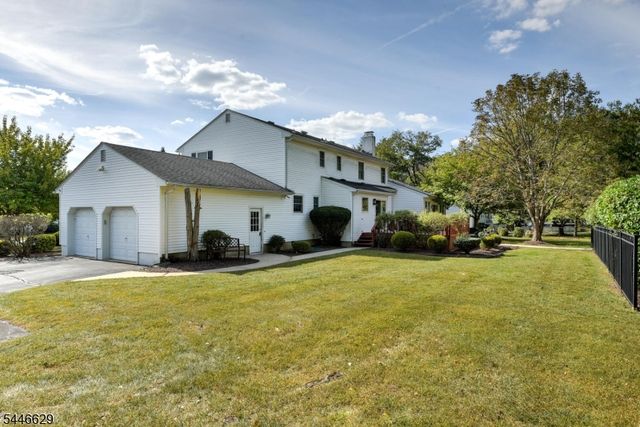110 Hill Top Ln, Branchburg Twp., NJ 08853