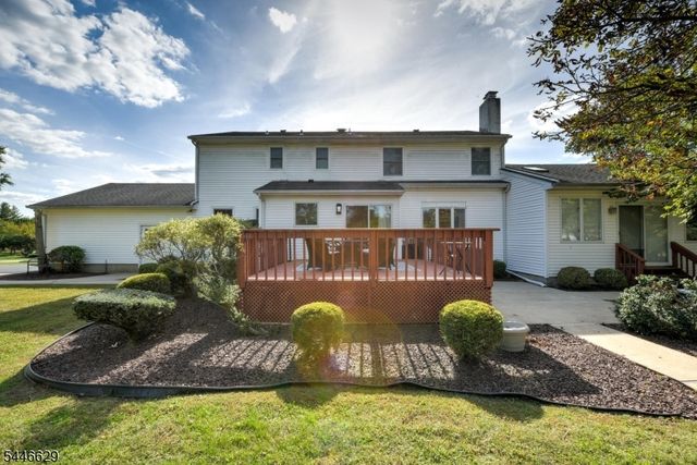 110 Hill Top Ln, Branchburg Twp., NJ 08853