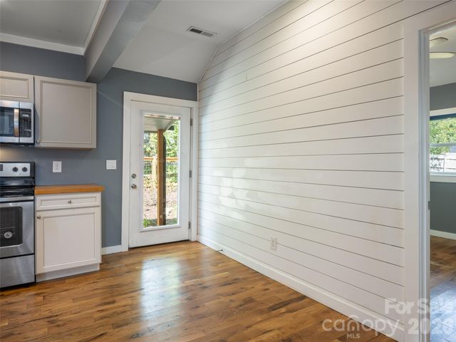 306 Mccoy Cove Road, Black Mountain, NC 28711