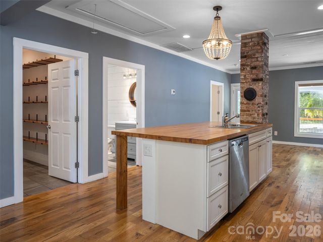 306 Mccoy Cove Road, Black Mountain, NC 28711