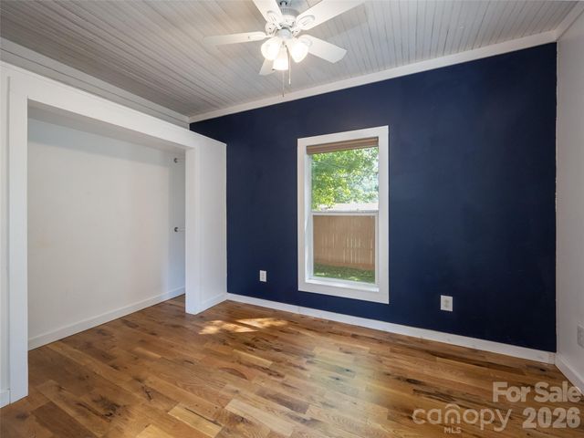 306 Mccoy Cove Road, Black Mountain, NC 28711