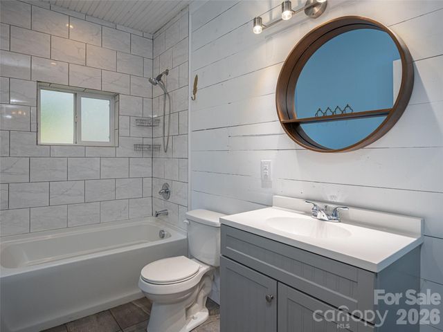 306 Mccoy Cove Road, Black Mountain, NC 28711
