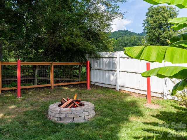 306 Mccoy Cove Road, Black Mountain, NC 28711