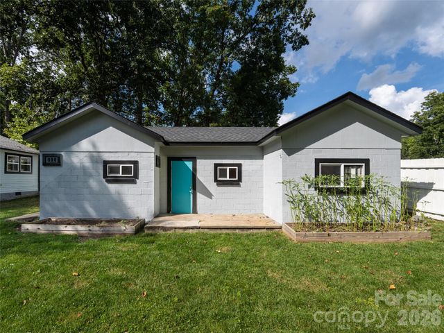 306 Mccoy Cove Road, Black Mountain, NC 28711