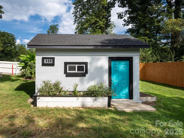 306 Mccoy Cove Road, Black Mountain, NC 28711