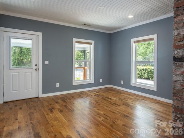 306 Mccoy Cove Road, Black Mountain, NC 28711