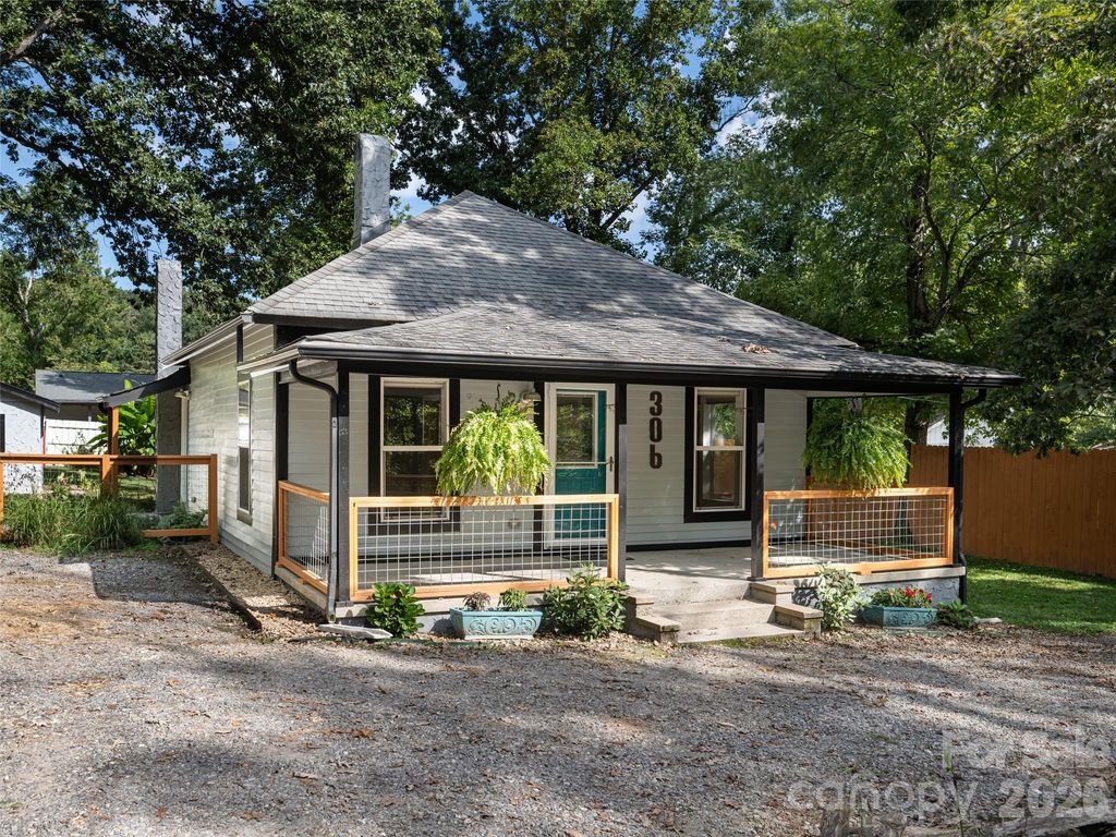 306 Mccoy Cove Road, Black Mountain, NC 28711