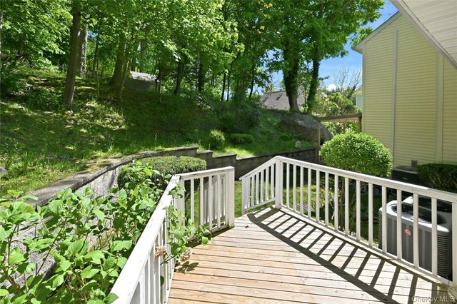515 High Street 18, Port Jefferson, NY 11777