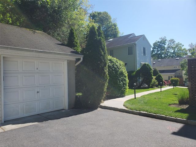 515 High Street 18, Port Jefferson, NY 11777