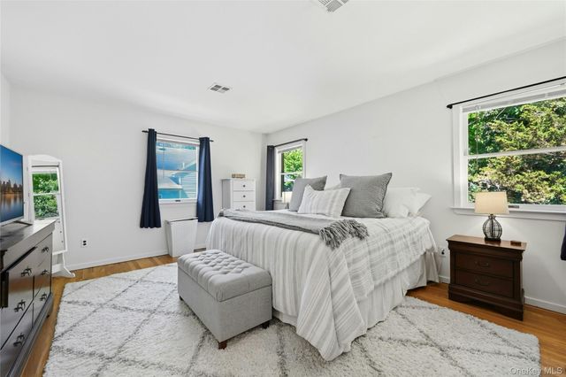 515 High Street 18, Port Jefferson, NY 11777