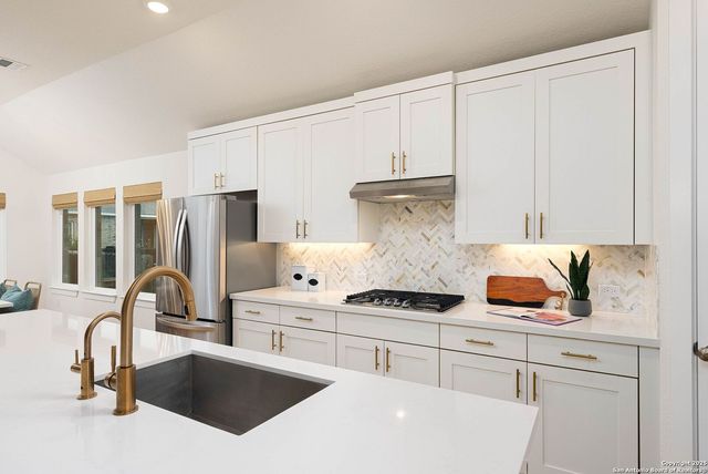 2230 Bennett Ave, New Braunfels, TX 78132