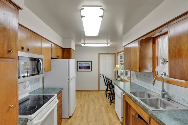 3708 S Napa St, Spokane, WA 99203