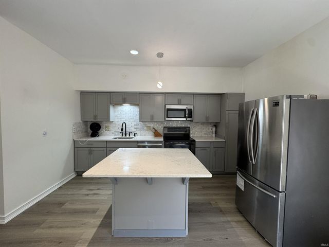 111 E 6th St Apt C, Bloomington, IN 47408