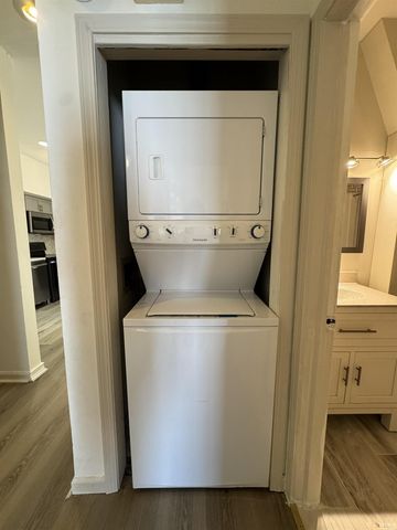 111 E 6th St Apt C, Bloomington, IN 47408