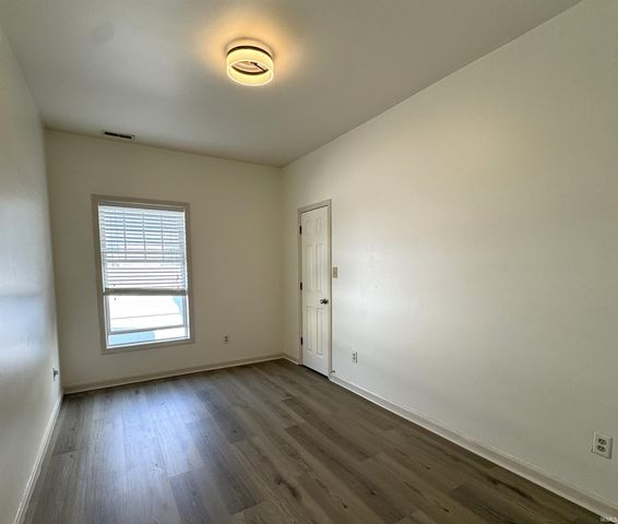 111 E 6th St Apt C, Bloomington, IN 47408