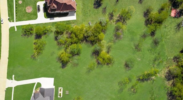 1016 Mallard Pointe Drive, Grand Prairie, TX 75104