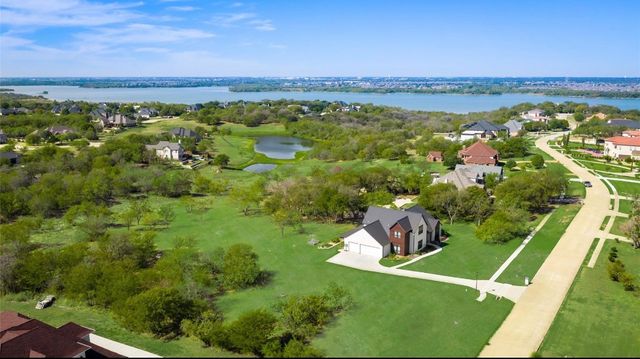 1016 Mallard Pointe Drive, Grand Prairie, TX 75104