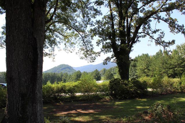 70 Fox Mountain Road, Columbus, NC 28722