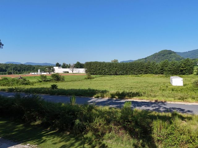 70 Fox Mountain Road, Columbus, NC 28722