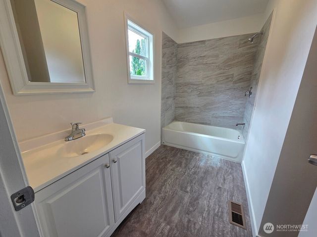 1017 C Street, Vader, WA 98593