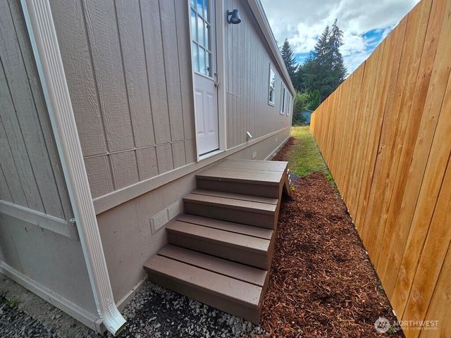 1017 C Street, Vader, WA 98593