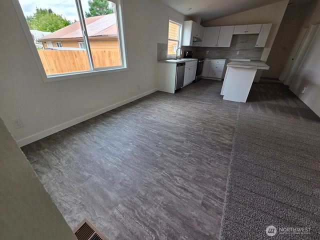 1017 C Street, Vader, WA 98593