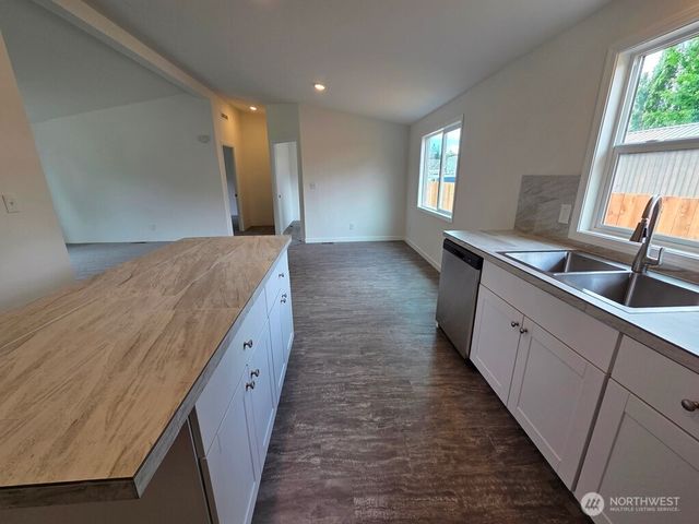 1017 C Street, Vader, WA 98593