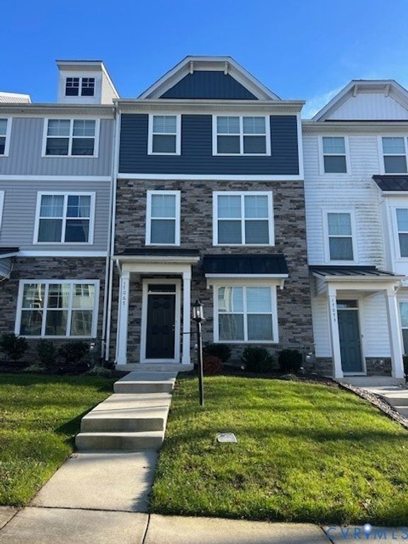 17067 Thornapple Ct, Moseley, VA 23120