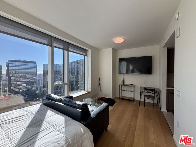 889 S Francisco St Street 2305, Los Angeles, CA 90017