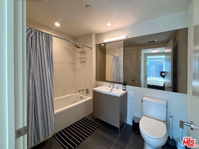 889 S Francisco St Street 2305, Los Angeles, CA 90017